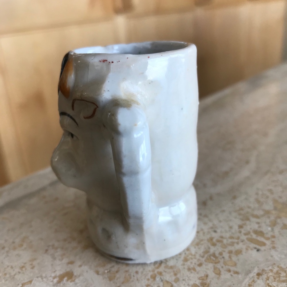 VINTAGE MINITATURE COW MUG - Picture 7 of 8